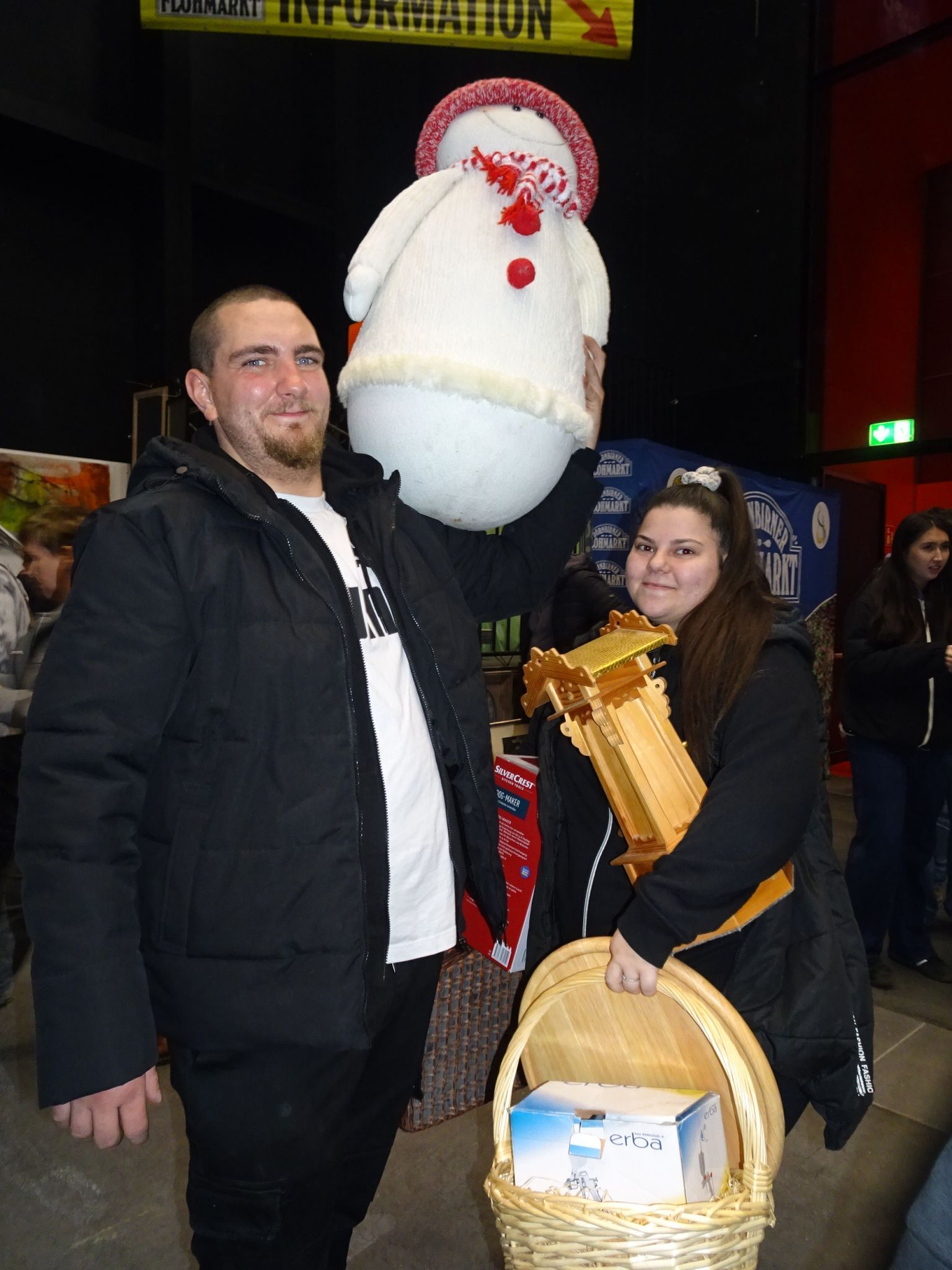 Auch Daniel und Geri wurden fündig und zogen vollbepackt davon. 