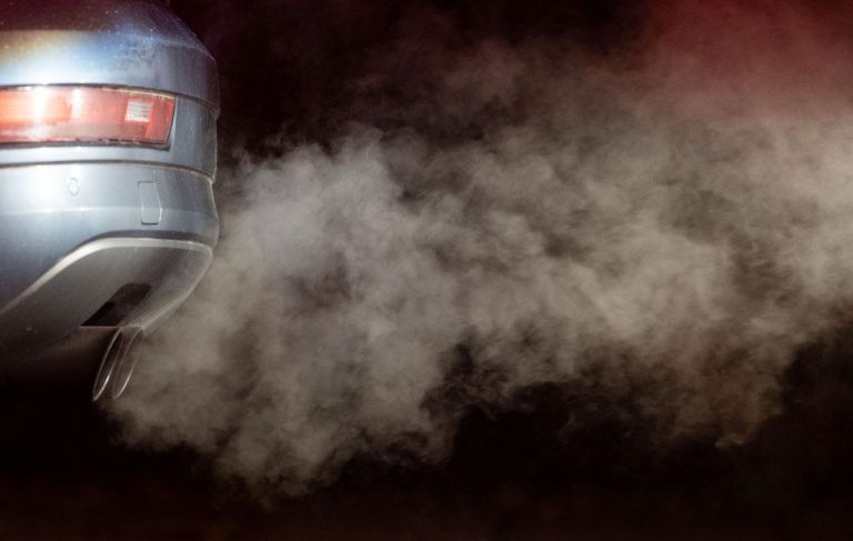 Millionen gekürzt, Milliarden verteilt: Kritik an Klimapolitik