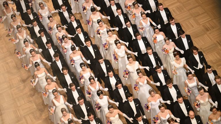 Fiona aus Partenen debütiert beim Opernball: "Ein Traum ist in Erfüllung gegangen"