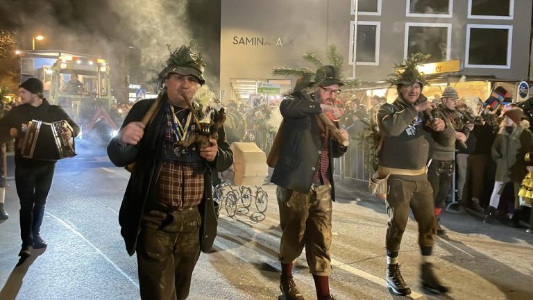 Faschingsendspurt im Oberland – ALLE Umzüge im Überblick