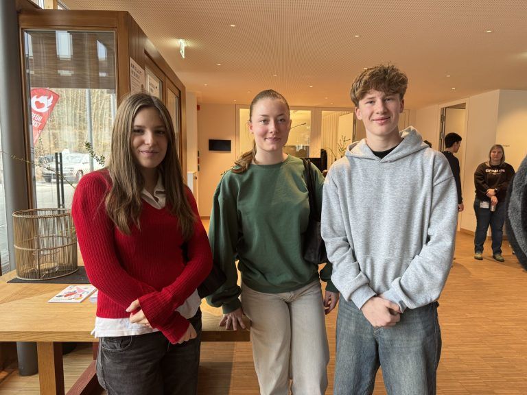 "Ich segne sie mit Instagram-Likes", sagt Bischof Benno Elbs und begleitet 400 junge Menschen bei der beruflichen Sinnfindung.