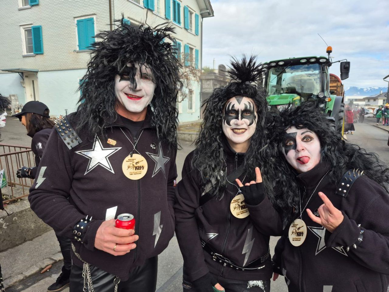 “Das ist Liebhaberei und richtig viel Arbeit”: Rankweiler bauen Rock-Wagen