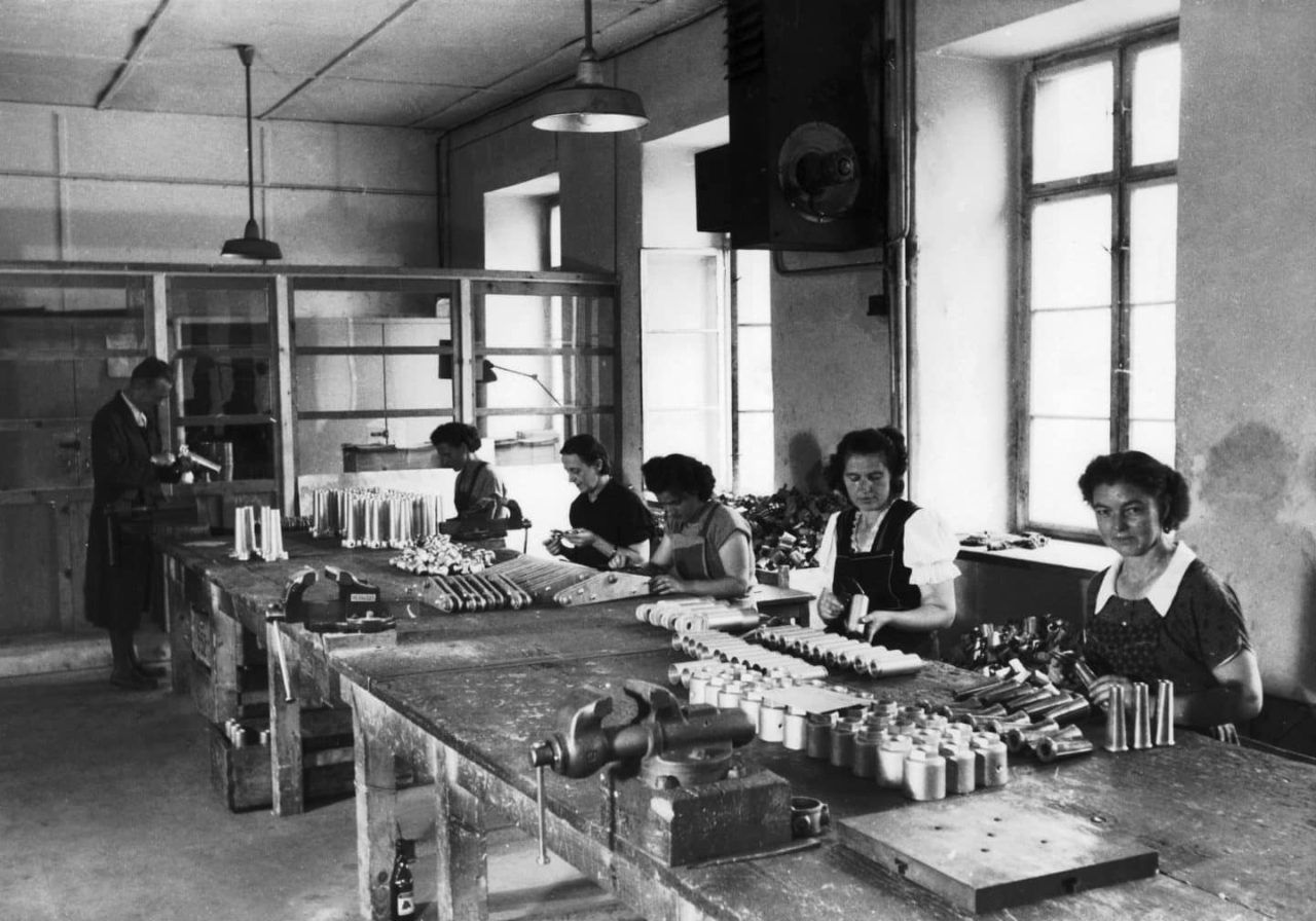 Vom Webstuhl zur Klemme