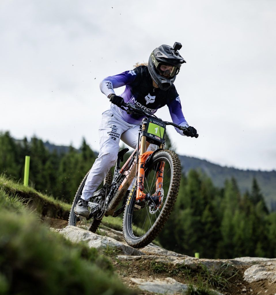 Weltcupsieg mit 17: Zwischen Schulbank und Downhill-Rennstrecke