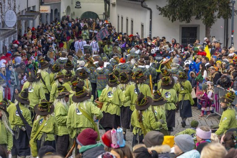 Die schönsten Bilder: So verwandelten 3000 Mäschgerle Feldkirch in eine Faschingshochburg