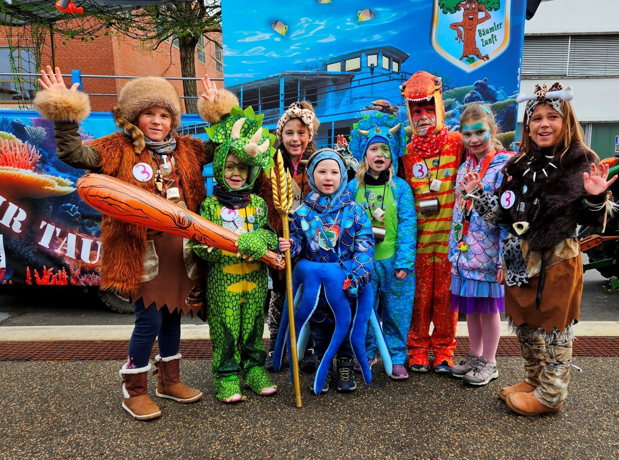 Dabei sein und mitmachen, so lautet die Devise für Jung und Alt beim historisch größten Faschingsumzug in Lochau. Ein tolles Fest besonders für die vielen jungen Mäschgerle und Maschgara.