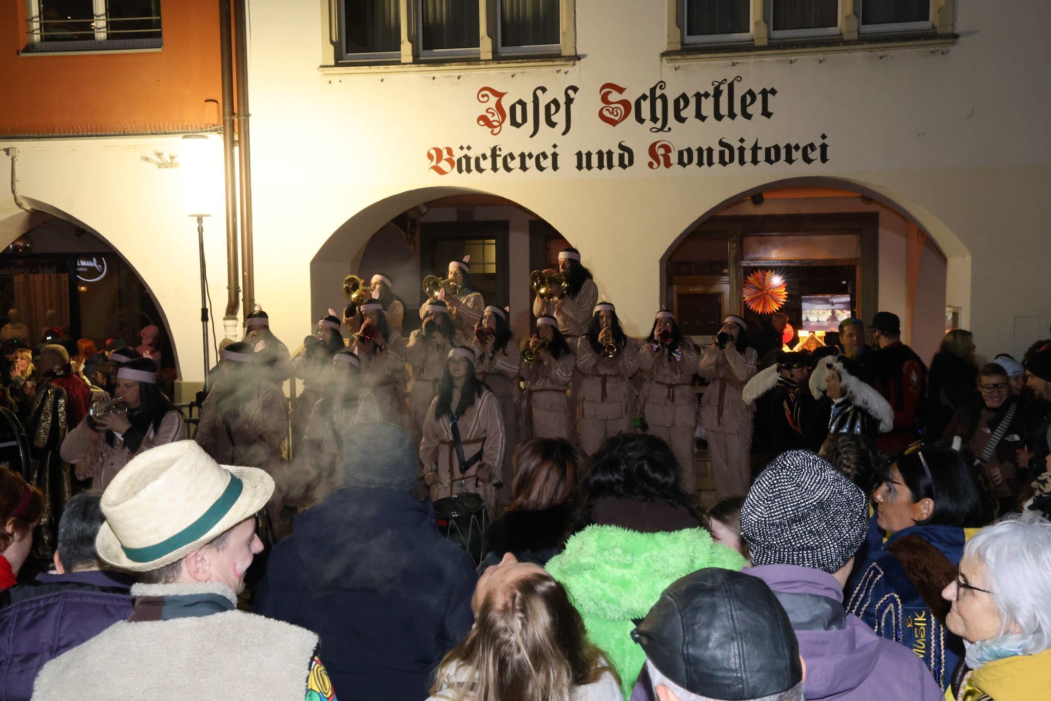 Narrenmesse im Feldkircher Dom und Gugga-Spektakel in Feldkirchs Innenstadt (Bildergalerie)