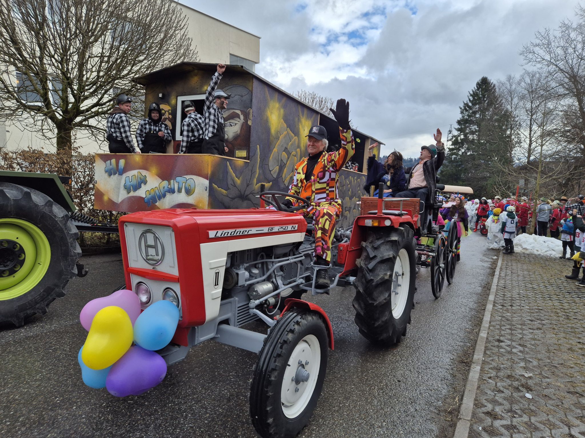 Faschingsdienstag 17. Februar 2026 zog der erste Faschingsumzug in Langen bei Bregenz durch das Dorf (Bildergalerie)