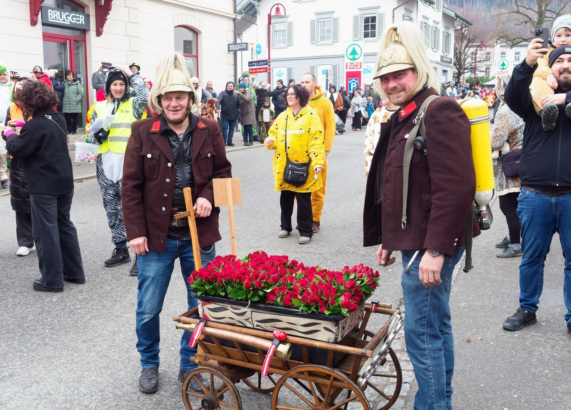 Götzner Fasnatumzug - Samstag 14. Februar (Bildergalerie)