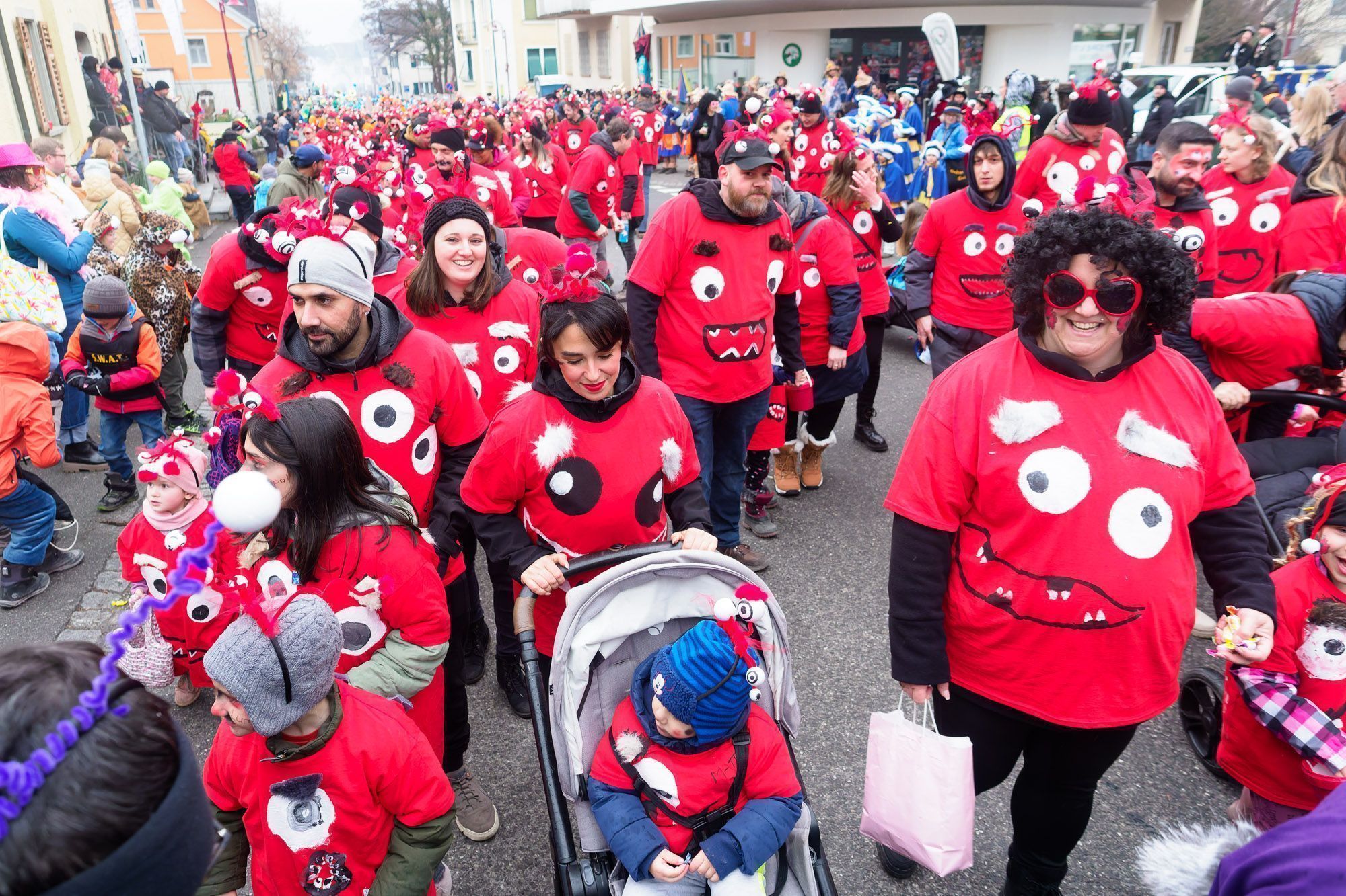 Götzner Fasnatumzug - Samstag 14. Februar (Bildergalerie)