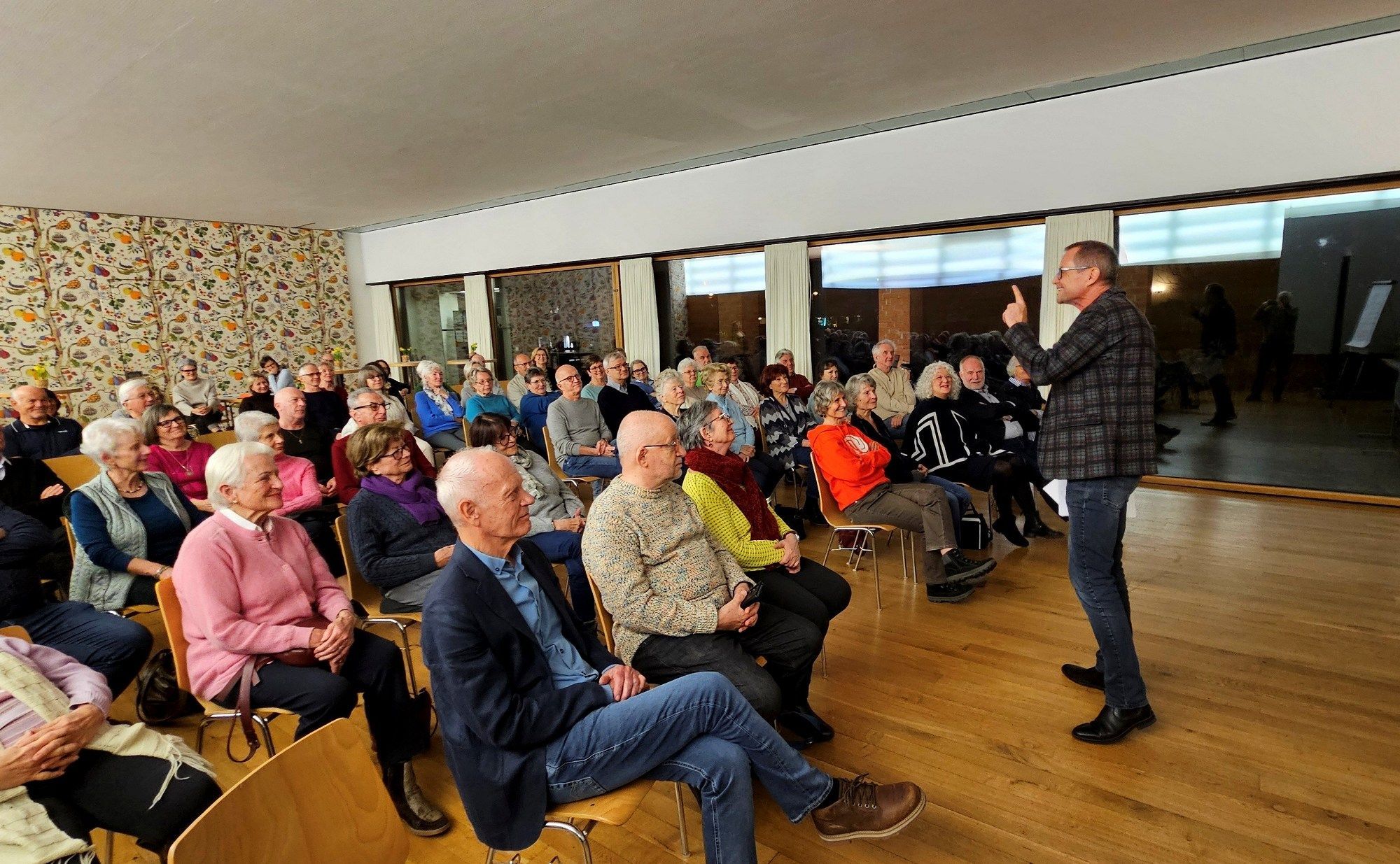 Mit einem Mitgliedsbeitrag von 41 Euro im Jahr kann jede Lochauer Familie einen aktiven Beitrag für die Betreuung und Pflege von kranken Mitbürgern in der Gemeinde bzw. für sich selbst leisten.