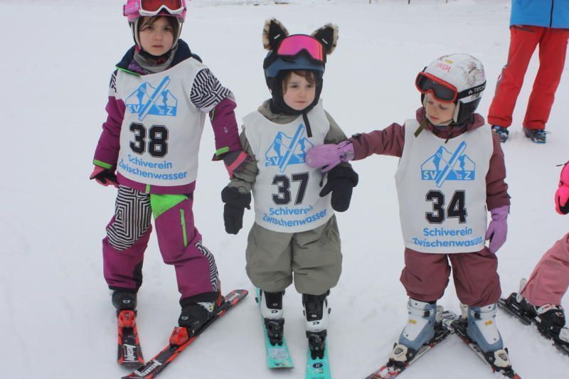 Letzter Shakehand zwischen den Kids. 