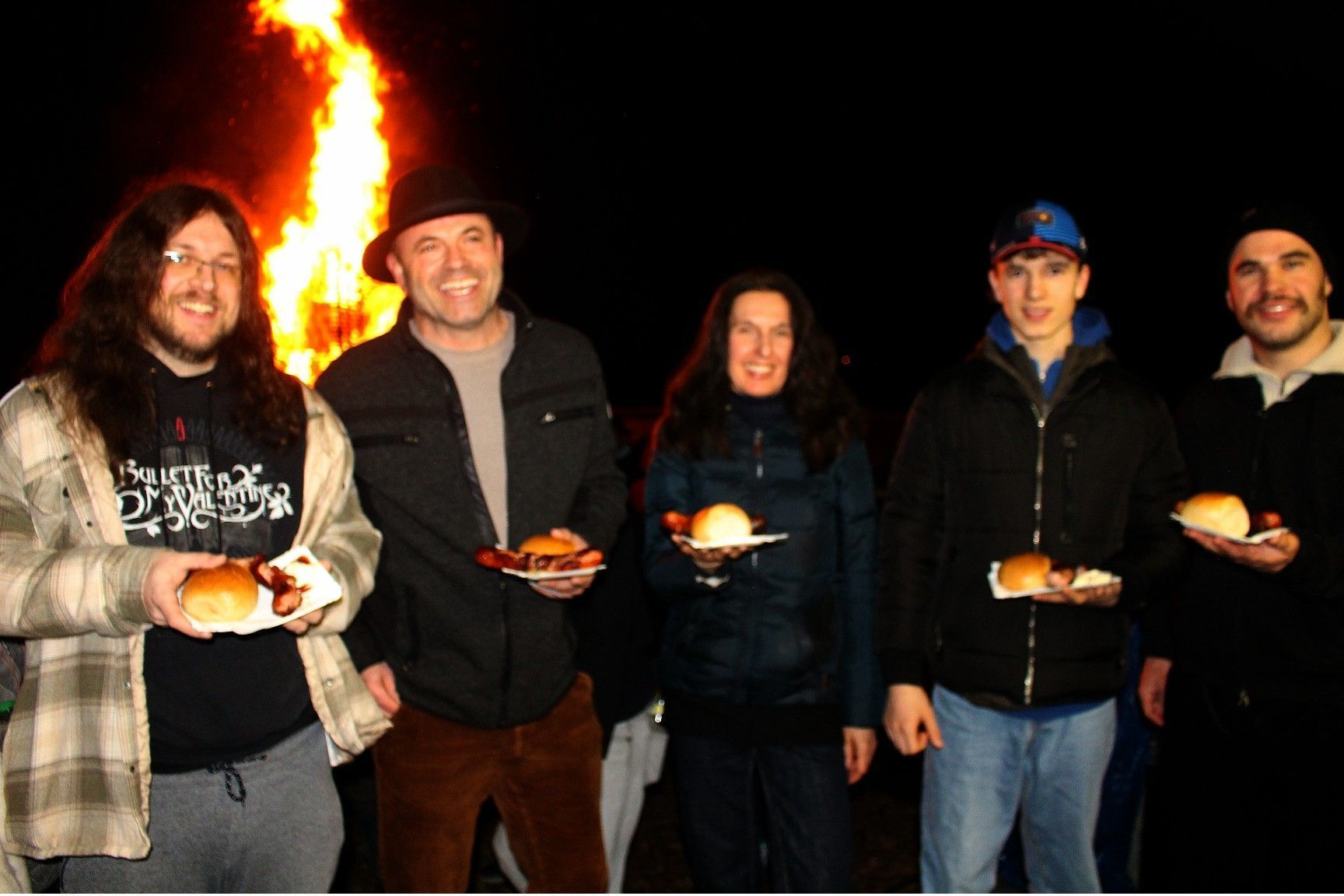 Beste Laune bei den zahlreichen Funkenbesuchern.   