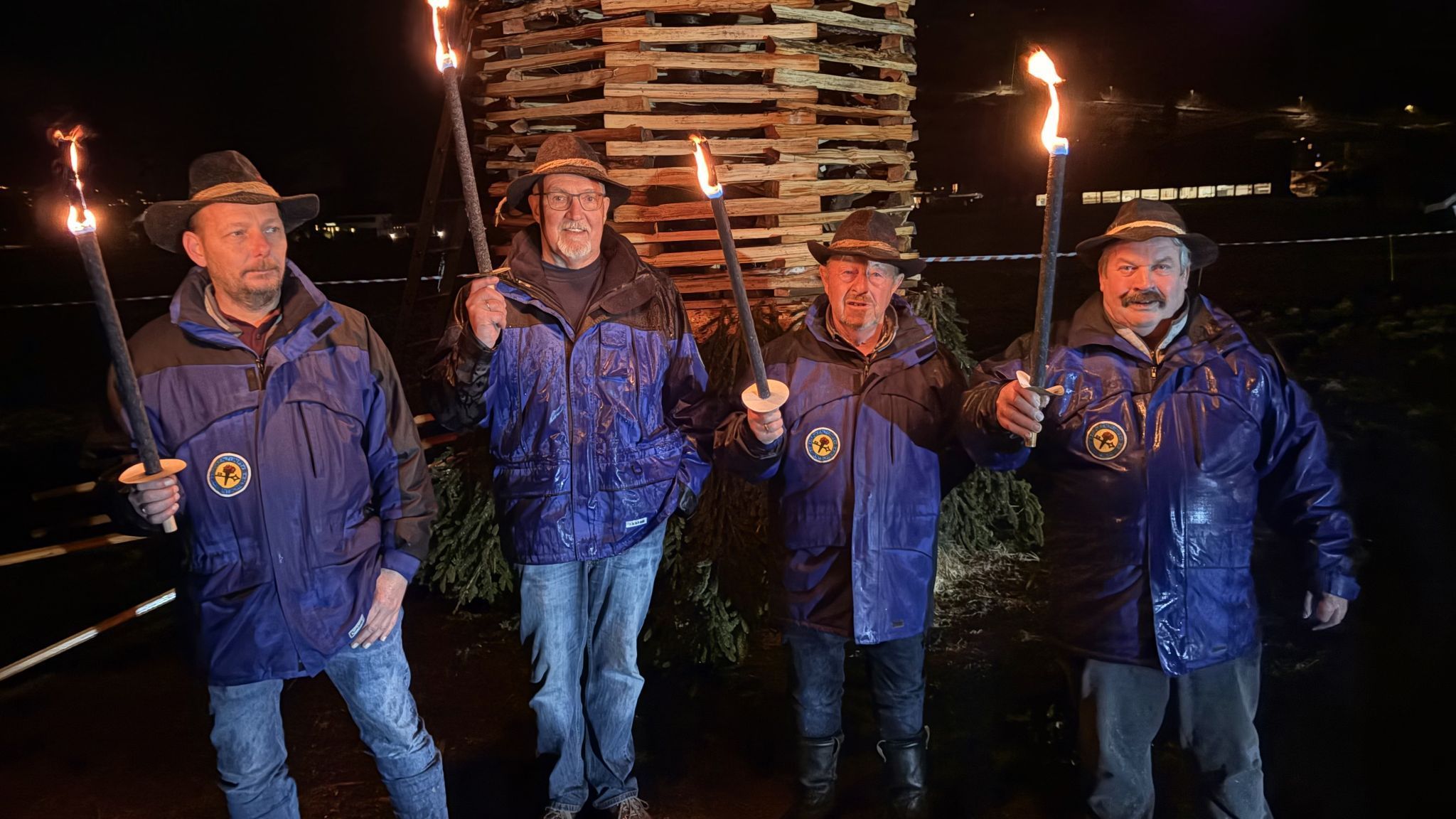 Funkenmeister Rene Wachter, Elmar Wachter, Peter Schnetzer und Erich Juen.