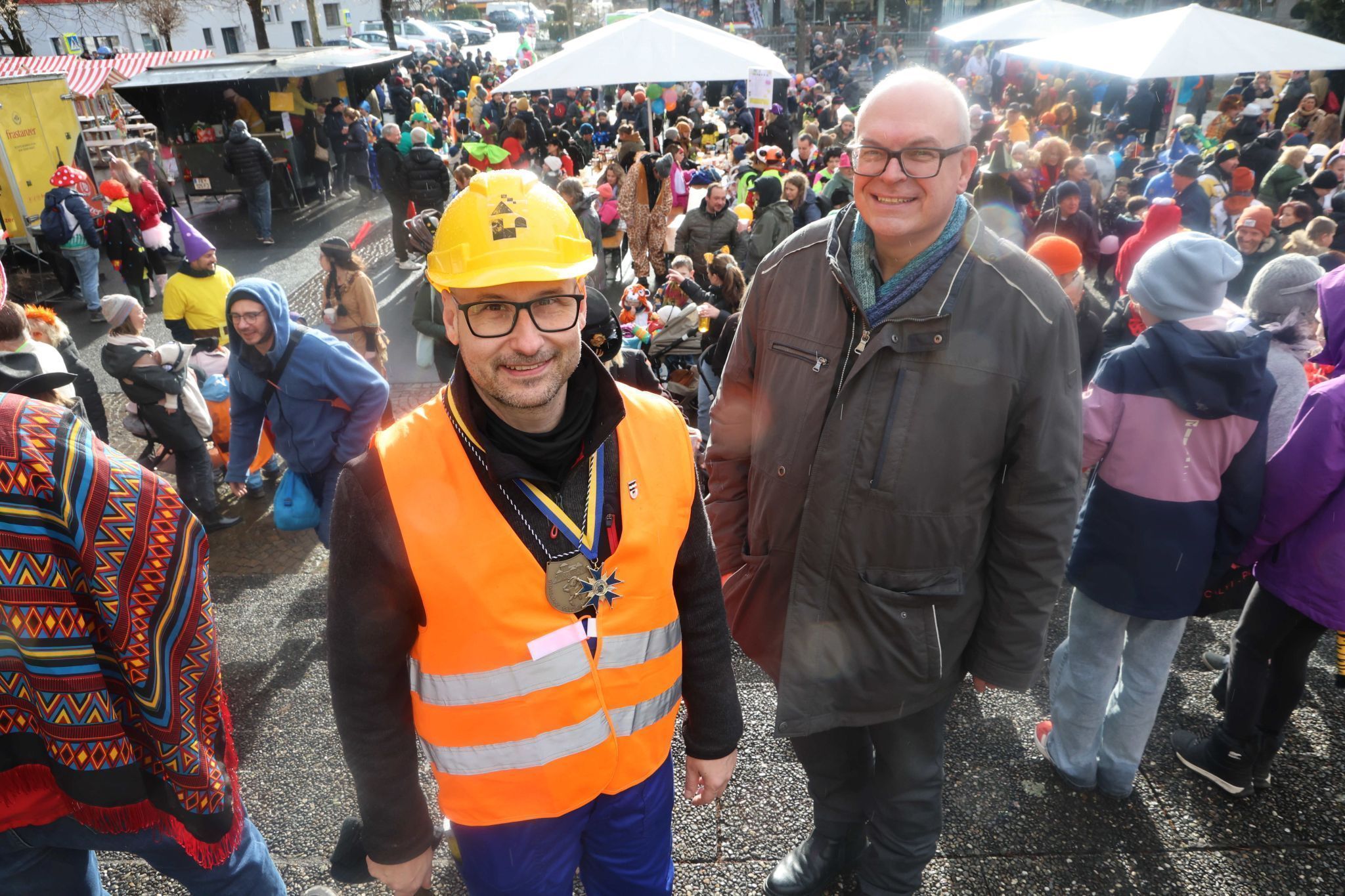 Ortsvorsteher Daniel Peter und Pfarrer Hubert Lenz.