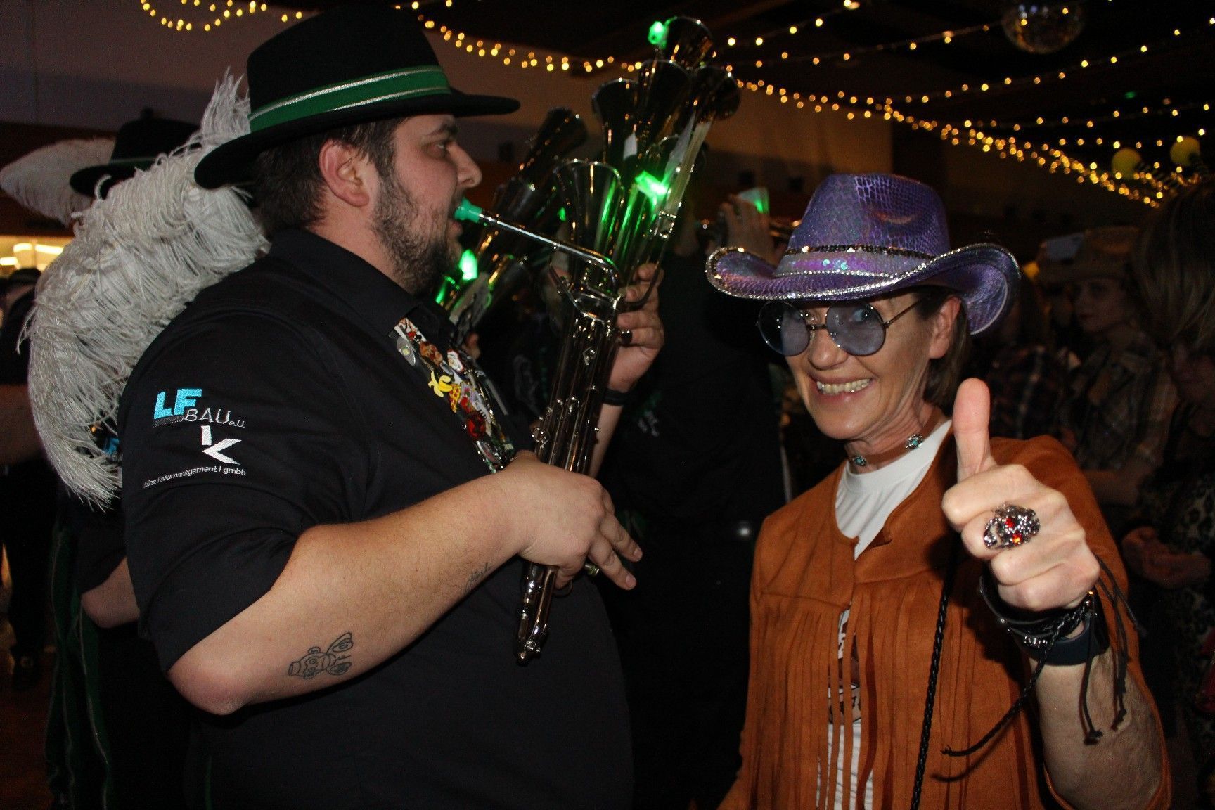 Daumen hoch – die Schalmeien sind Spitze.