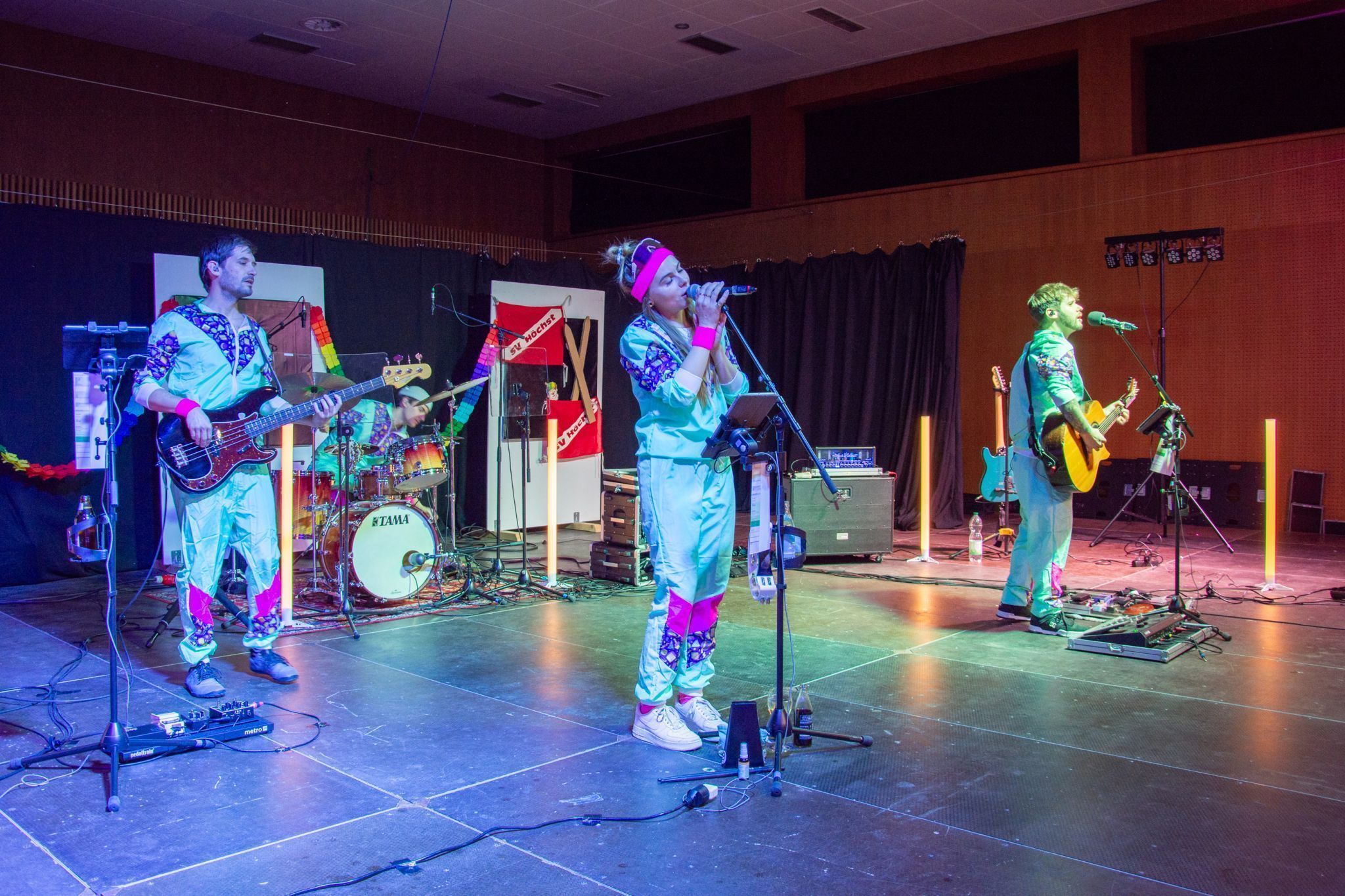 Kabelbruch hielt die Mäschgerle bis tief in die Nacht auf der Tanzfläche.