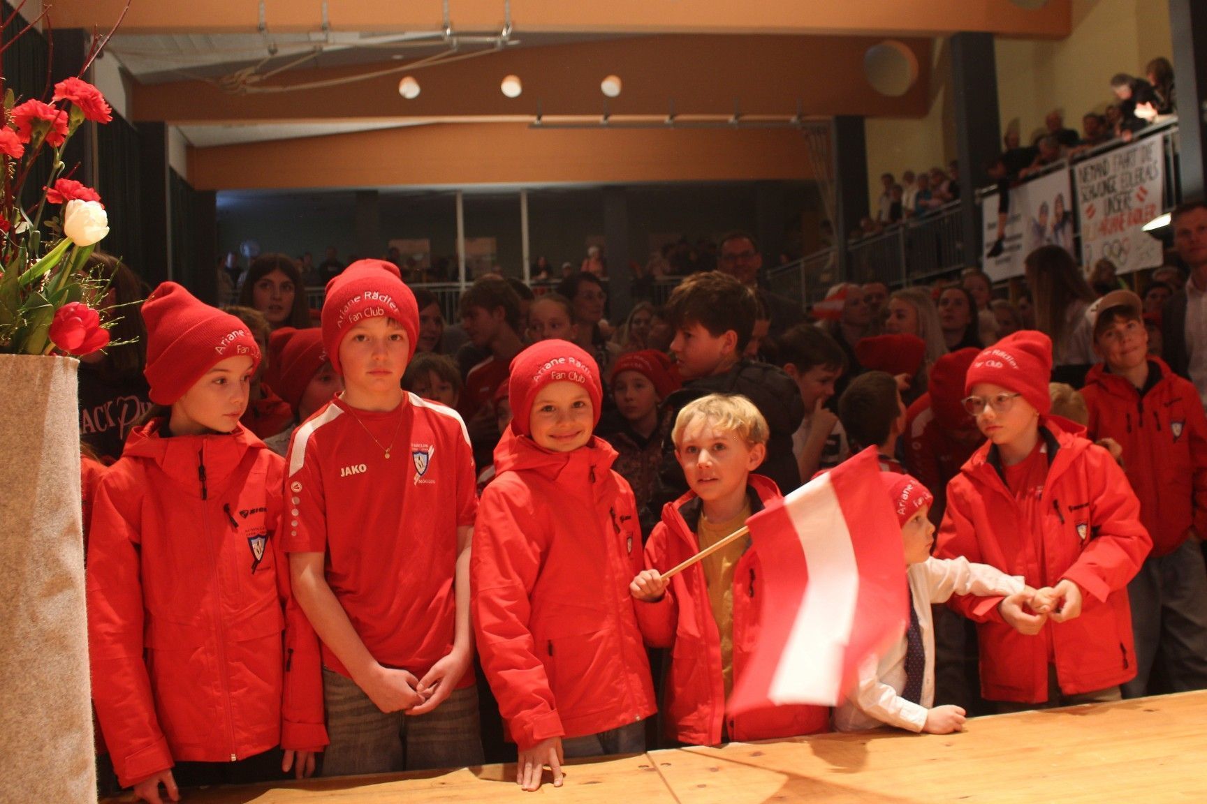 Kaum erwarten konnten es die Kids, bis sie endlich auf Autogramm-Jagd gehen durften.