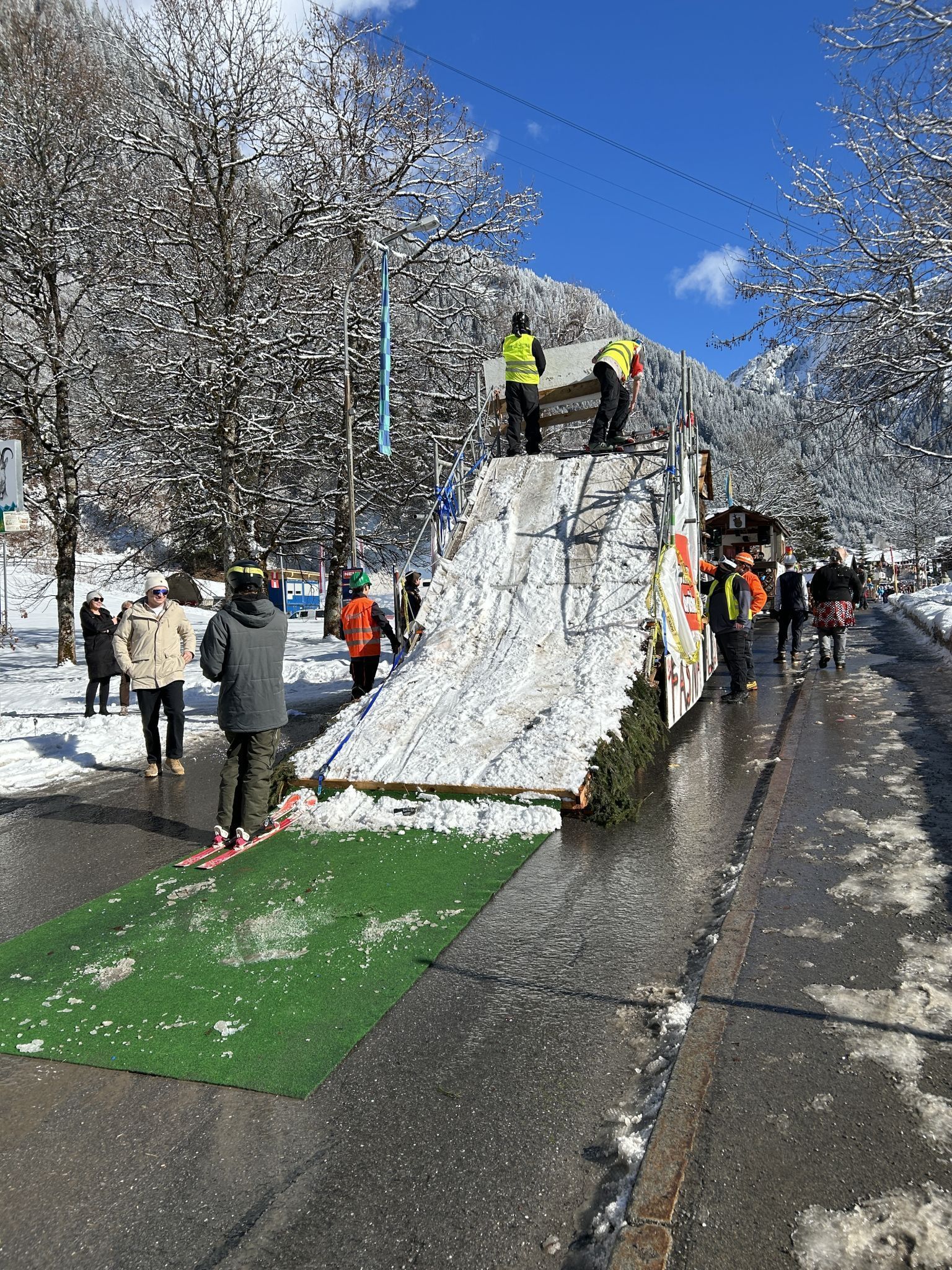 Impressionen vom Faschingsumzug in Partenen  (Bildergalerie)