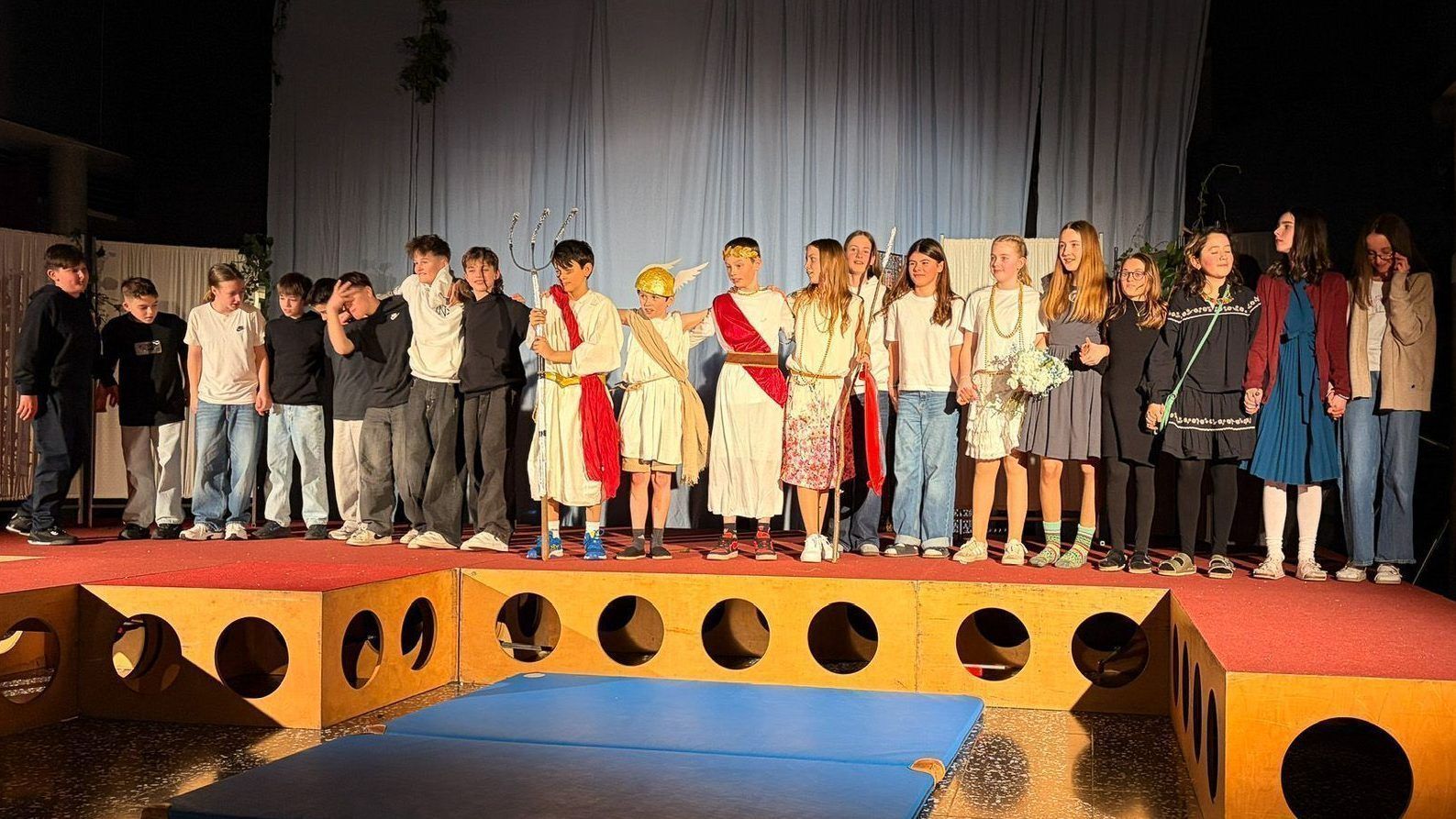 Großen Applaus erhielt die 2a-Klasse für ihre Darbietung.