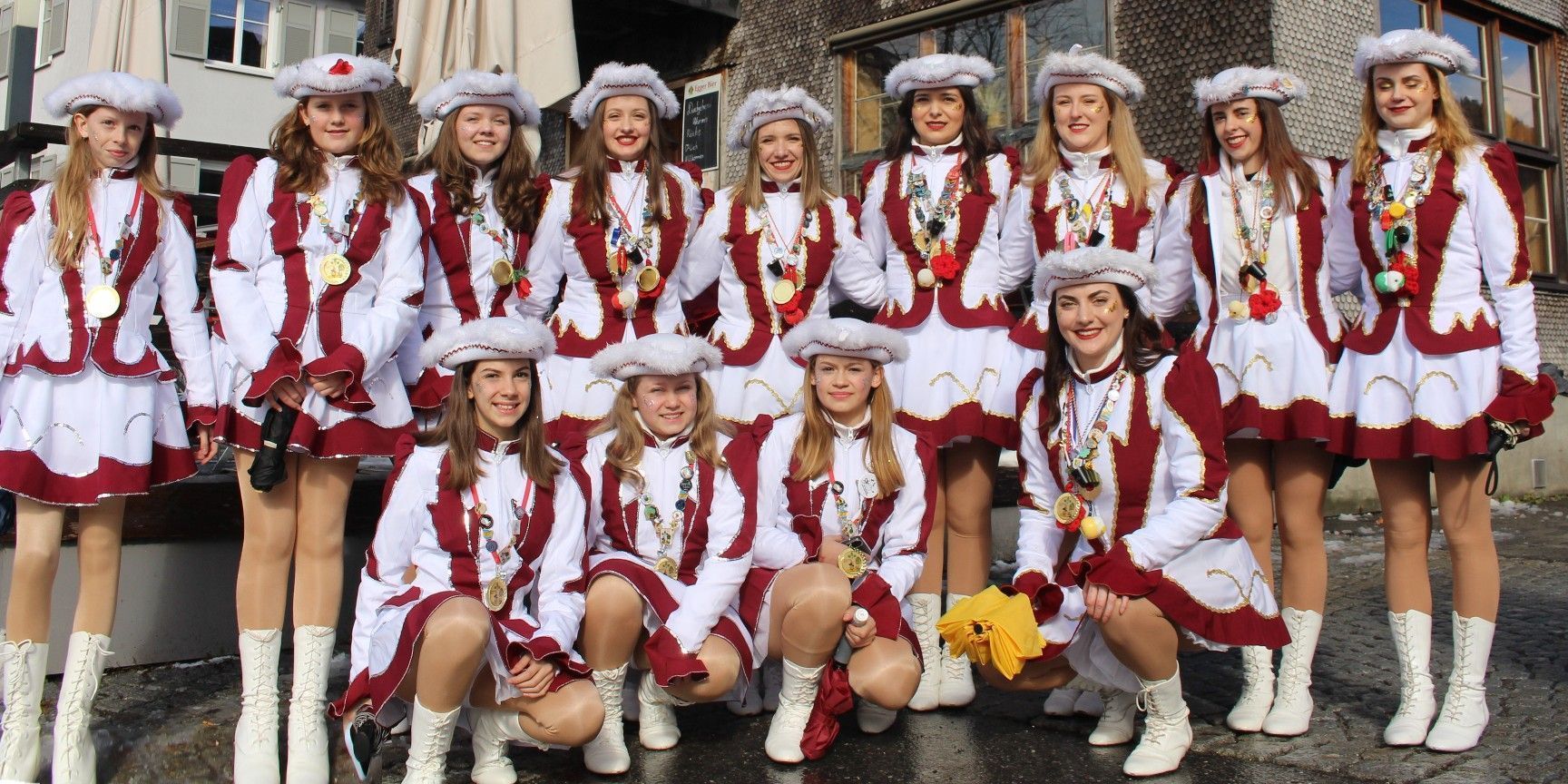 Vor dem Umzug strahlte noch die Sonne beim Garde-Fotoshooting.