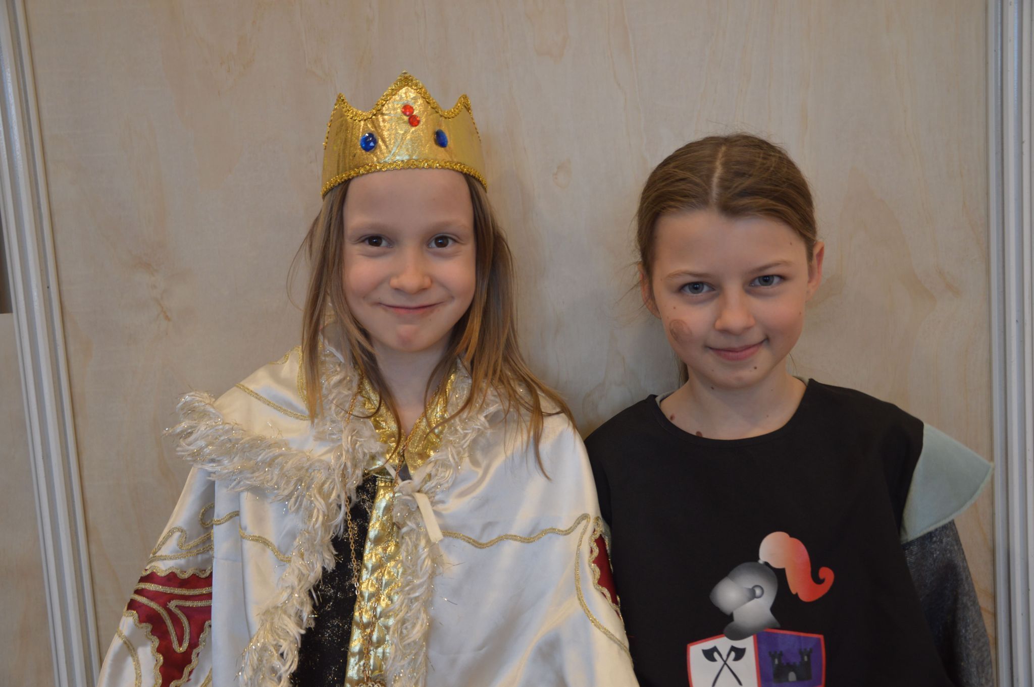 Marie Conrad (Prinz John) und Eva Niederl (Guy von Gisborne)