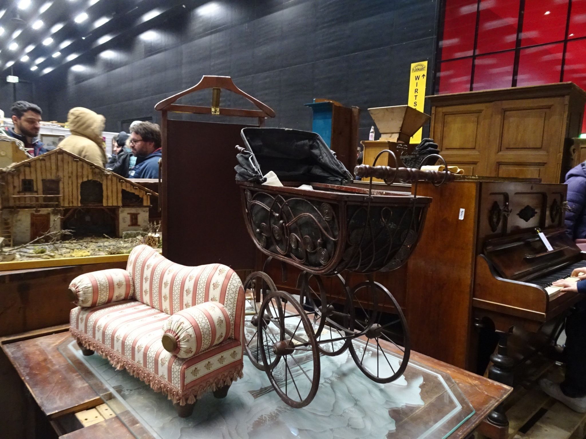 Das Sortiment auf dem Dornbirner Flohmarkt ließ die Herzen der Schnäppchenjäger wieder höherschlagen. 