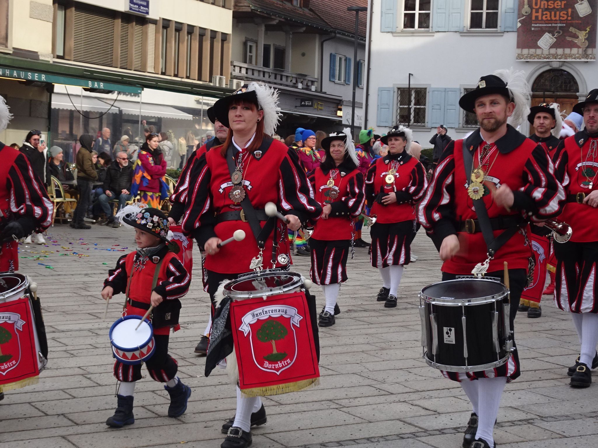 Der Fanfarenzug läutete die offizielle Übergabe ein.