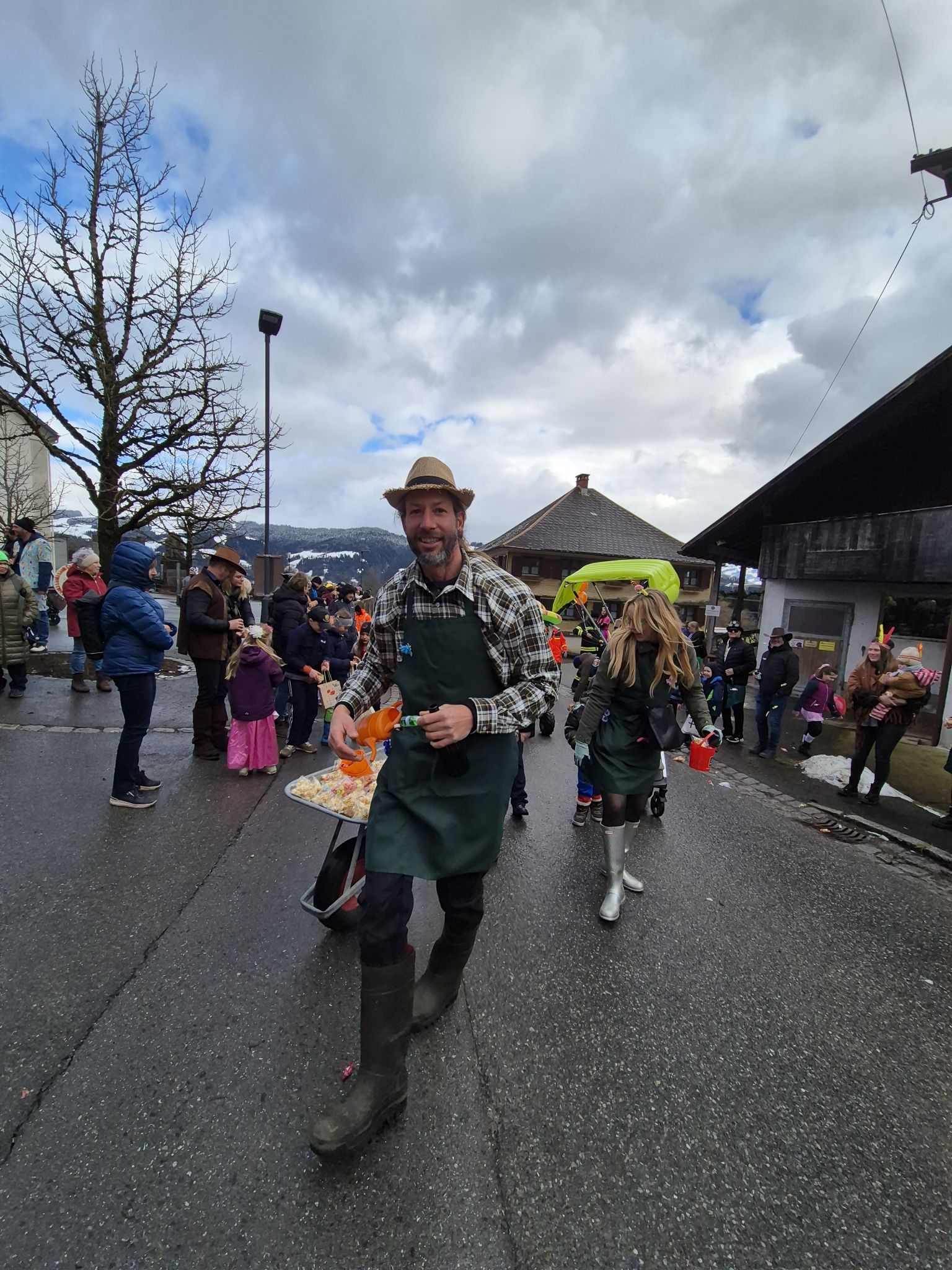 Faschingsdienstag 17. Februar 2026 zog der erste Faschingsumzug in Langen bei Bregenz durch das Dorf (Bildergalerie)