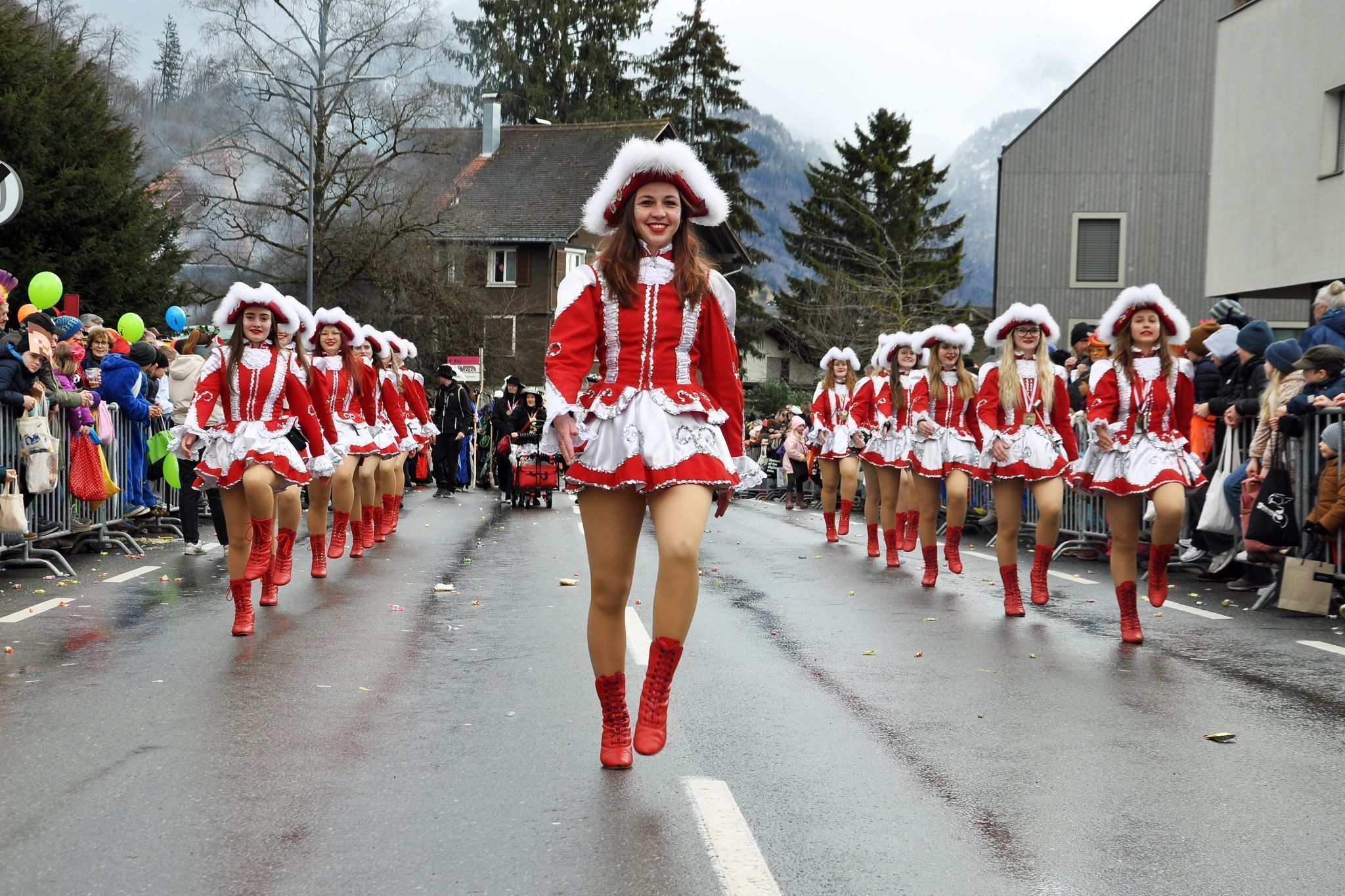 Insgesamt 42 Gruppen zogen beim 36. Schottar-Faschingsumzug durch Haselstauden.