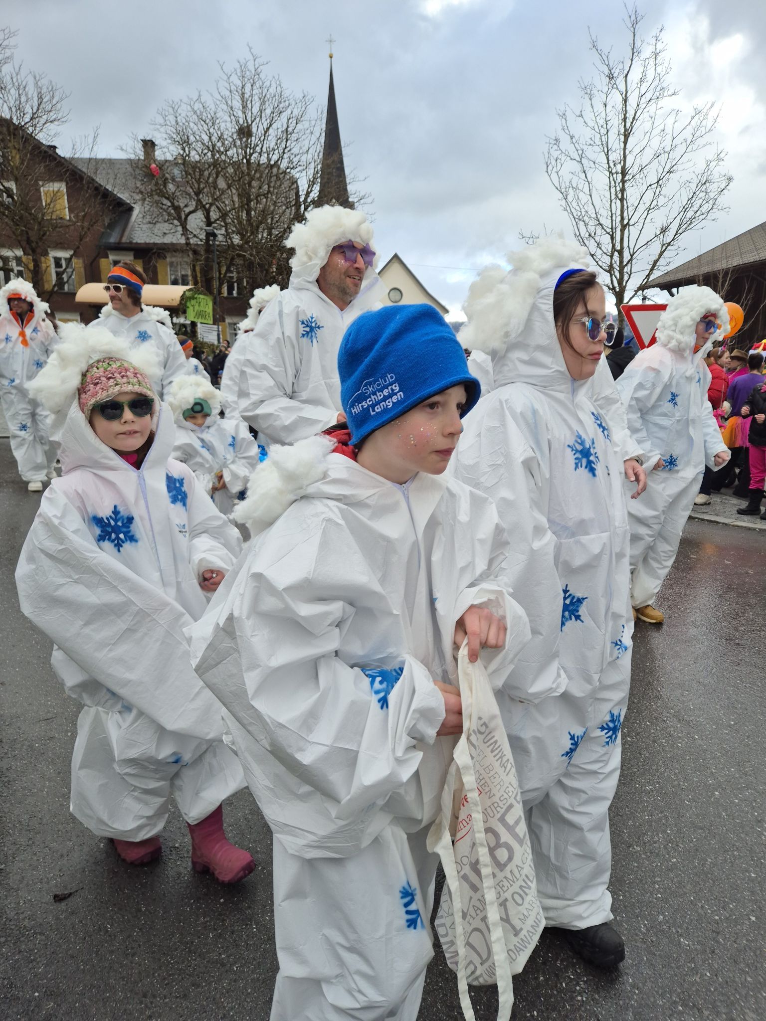 Faschingsdienstag 17. Februar 2026 zog der erste Faschingsumzug in Langen bei Bregenz durch das Dorf (Bildergalerie)