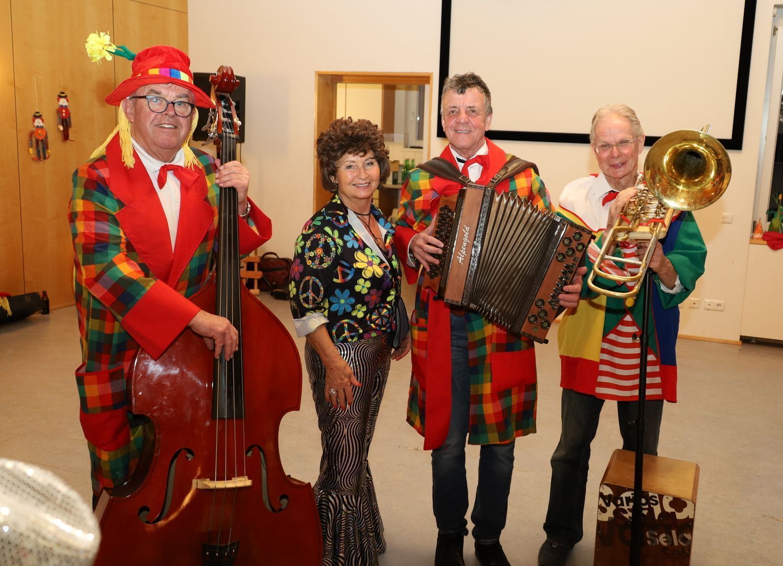 Erstes Kaffeekränzle in Eichenberg begeistert Jung und Alt (Bildergalerie)