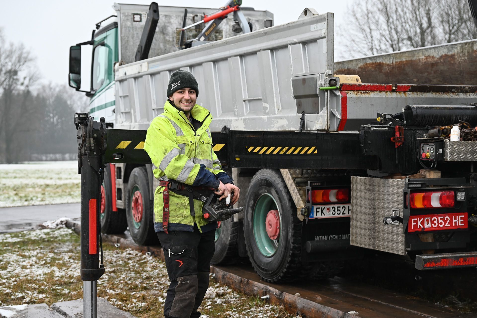 Kilian macht das Wetter nichts aus. Er freut sich auf das Funkenabbrennen. 