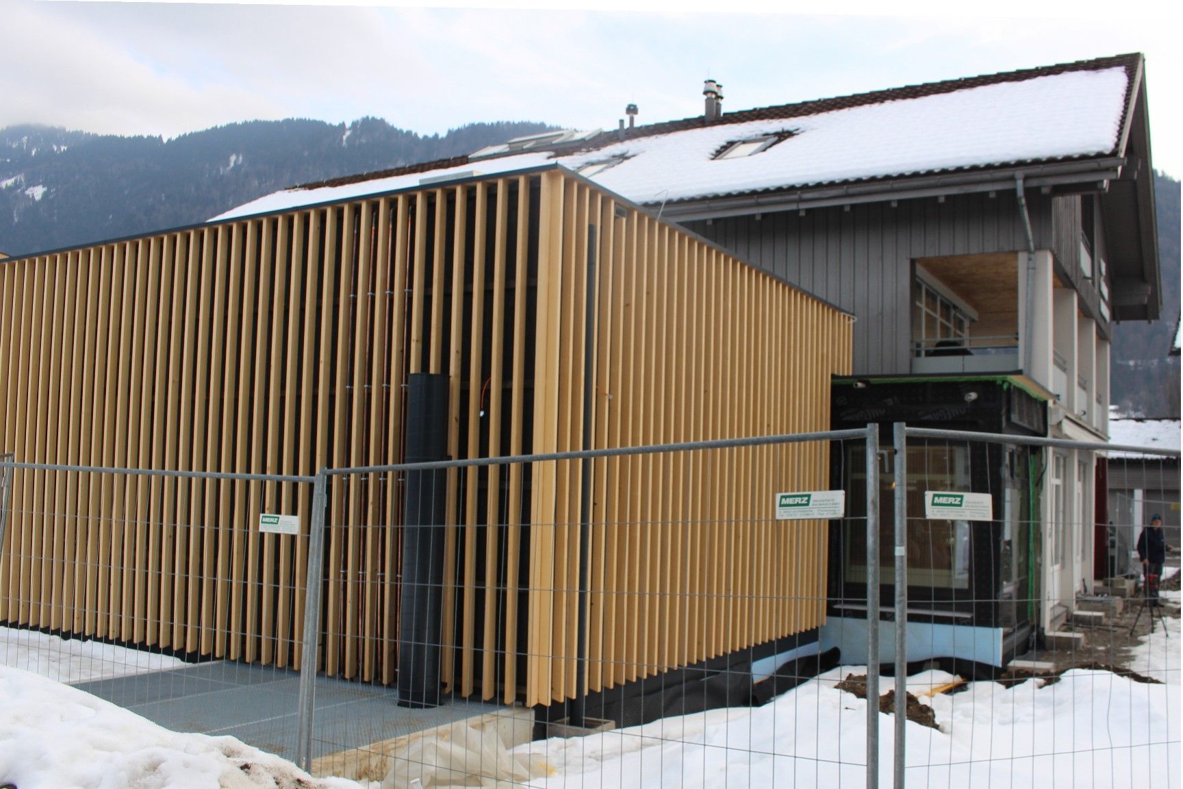 Bei der neuen hochmodernen Backstube wurde größten Wert auf Klimafreundlichkeit gelegt. Der Bau ist eine Holzkonstruktion, bei der Einrichtung wurden umweltschonende Systeme installiert. PETER STRAUSS