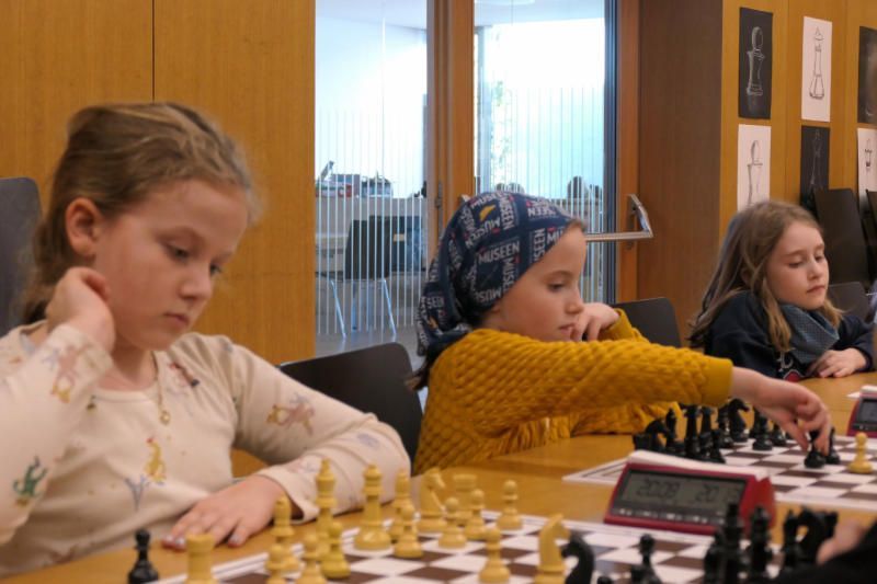 Jedes Mädchen wollte für die Schule siegen. 