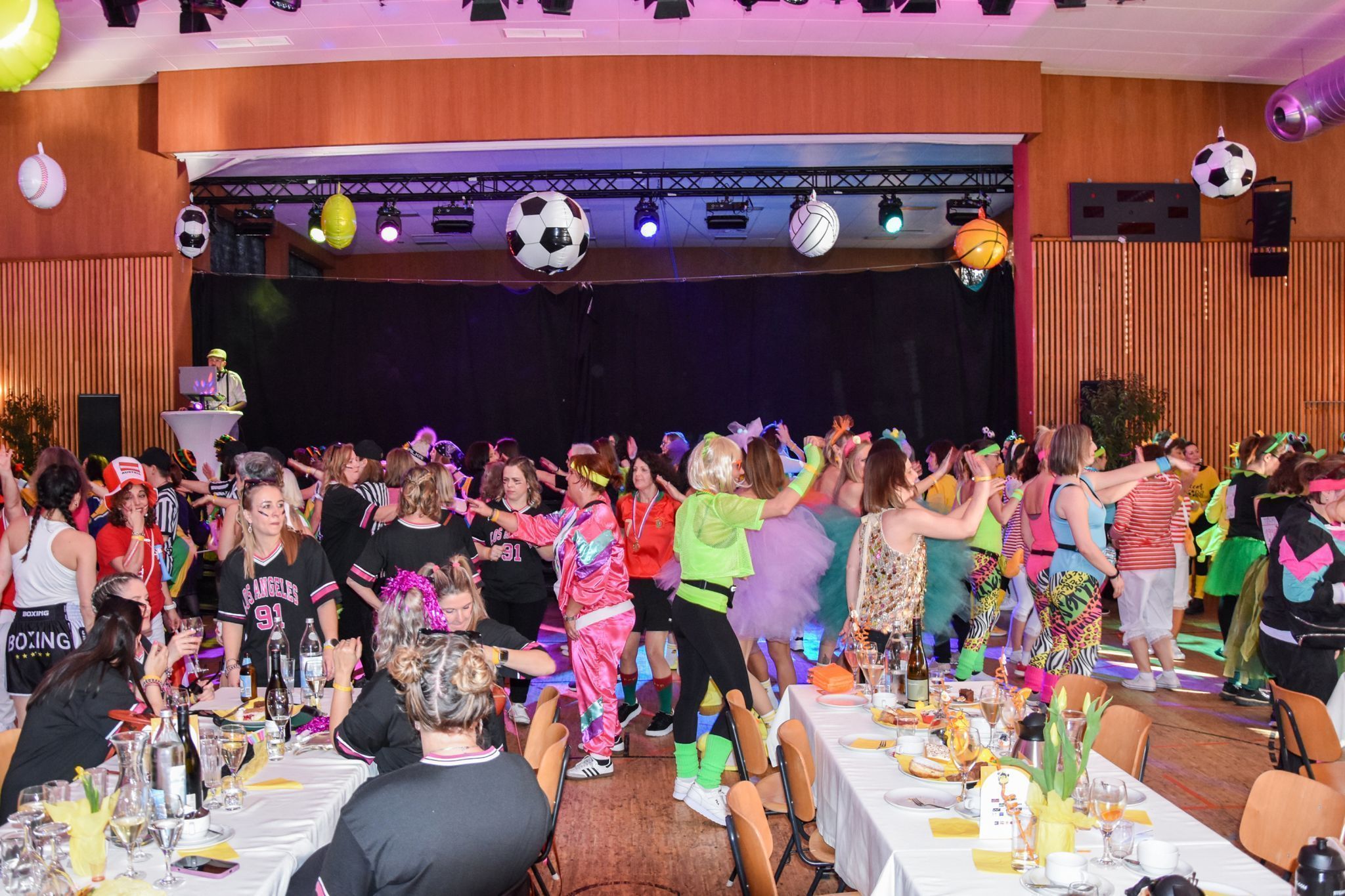 Schon am Nachmittag ließen es die Damen krachen.