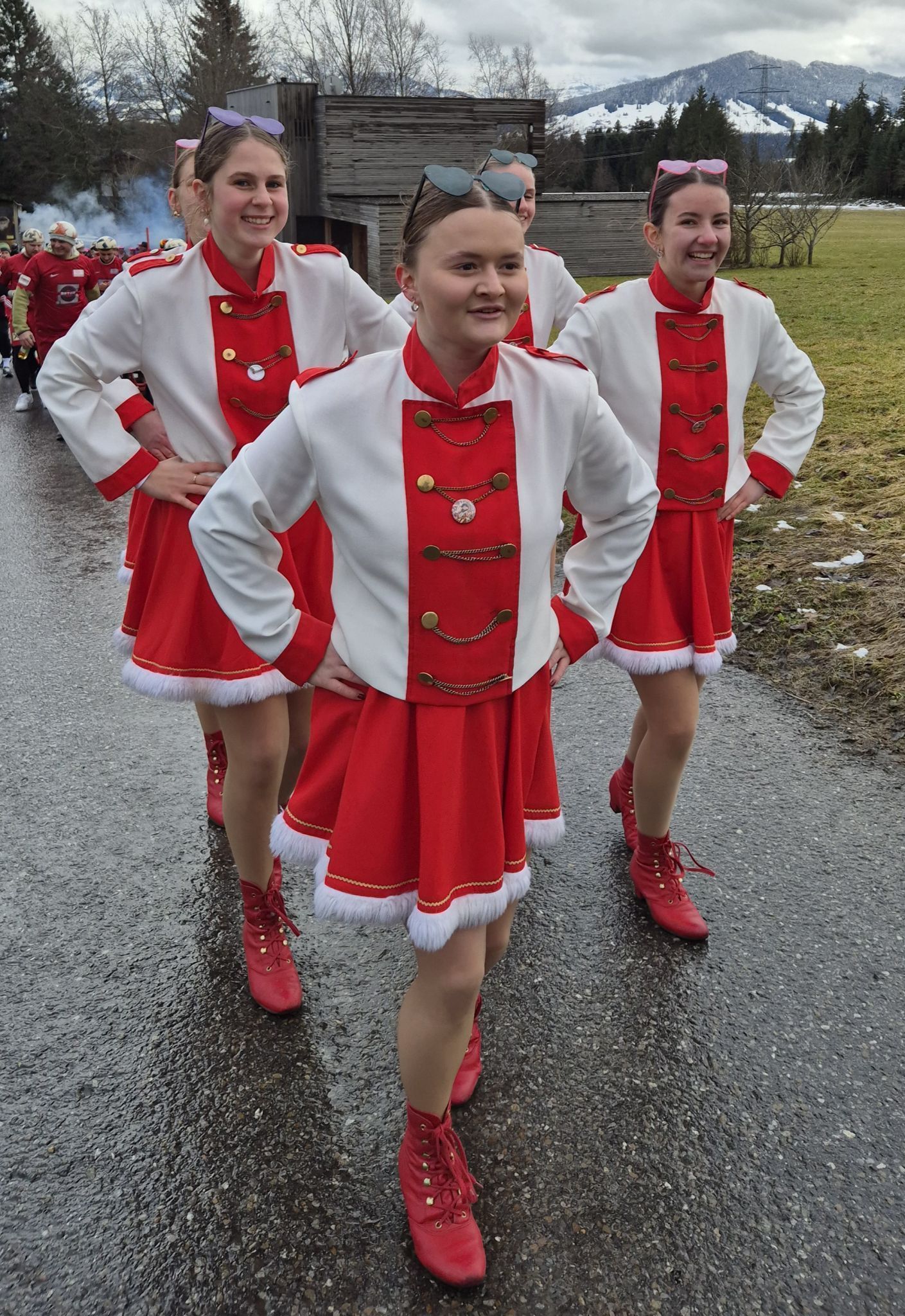 Faschingsdienstag 17. Februar 2026 zog der erste Faschingsumzug in Langen bei Bregenz durch das Dorf (Bildergalerie)