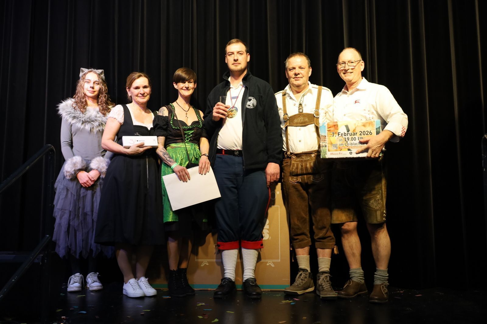 Glückliche Hauptpreisgewinner bei der Ringertombola