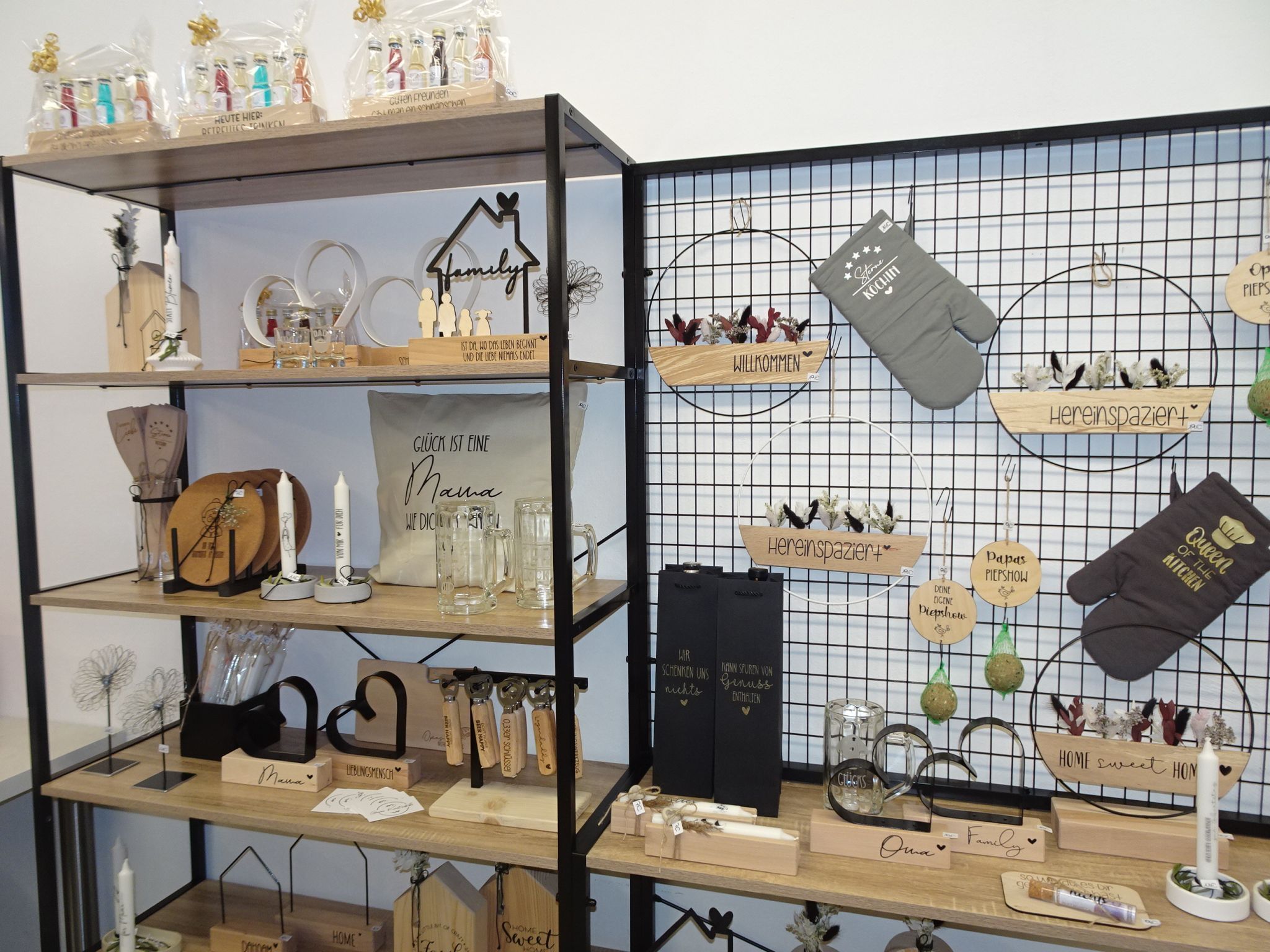Auch eine Geschenksecke mit selbstgemachten Stücken von der Höchsterin Shirin Gasser sind im neuen Lädele zu finden.