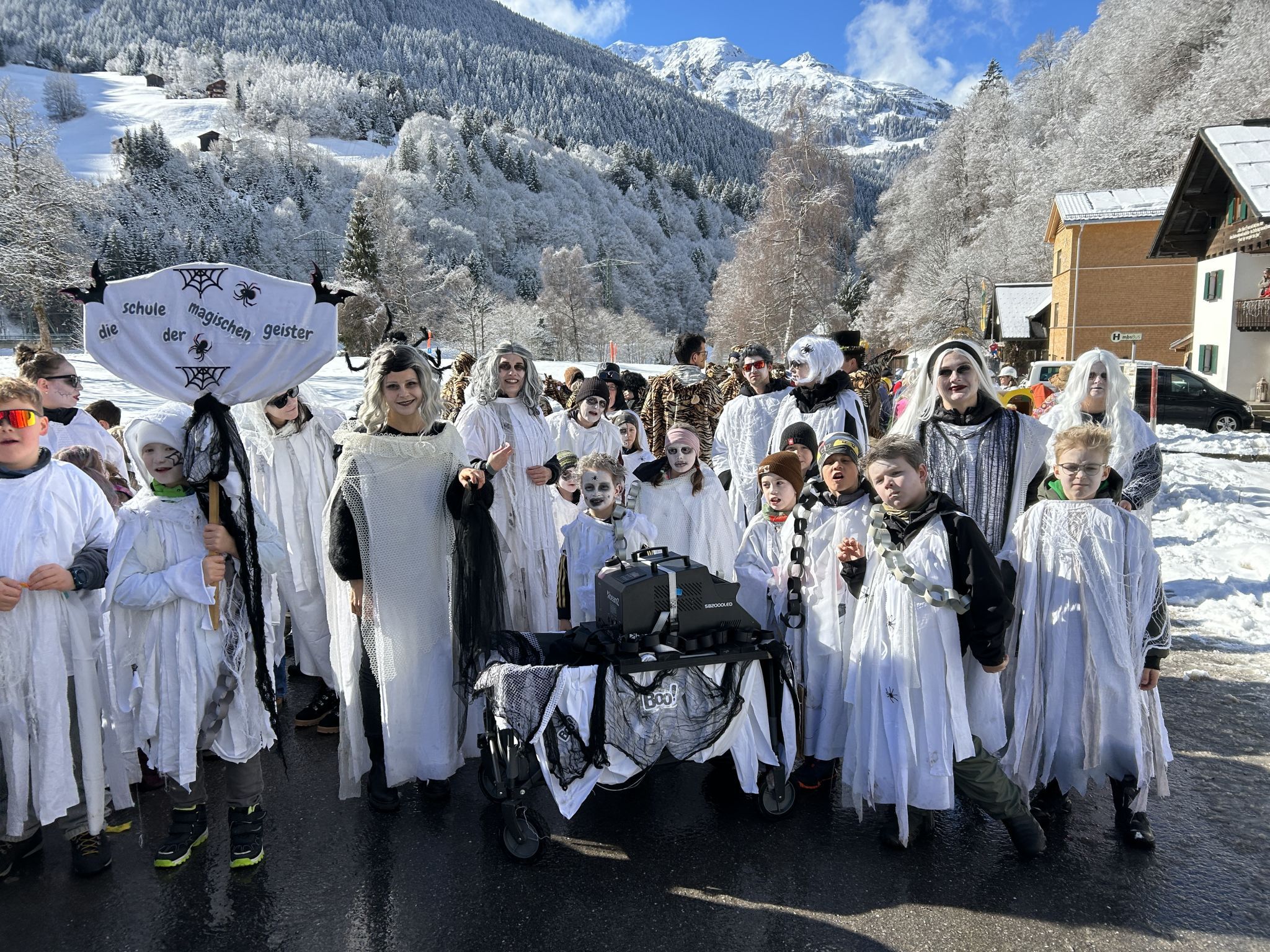Die Geister der Volksschule Gaschurn waren ebenfalls in Partenen