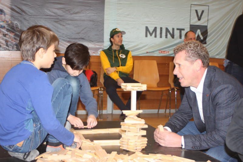 Bernhard Heinzle mit Thomas und Mario war von den Werken sehr angetan. 