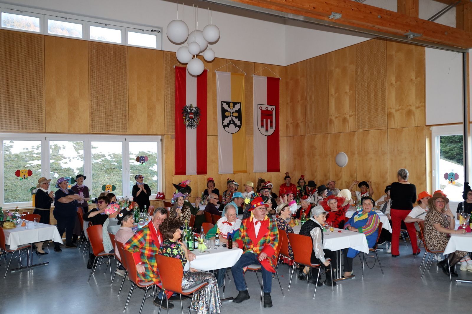 Erstes Kaffeekränzle in Eichenberg begeistert Jung und Alt (Bildergalerie)