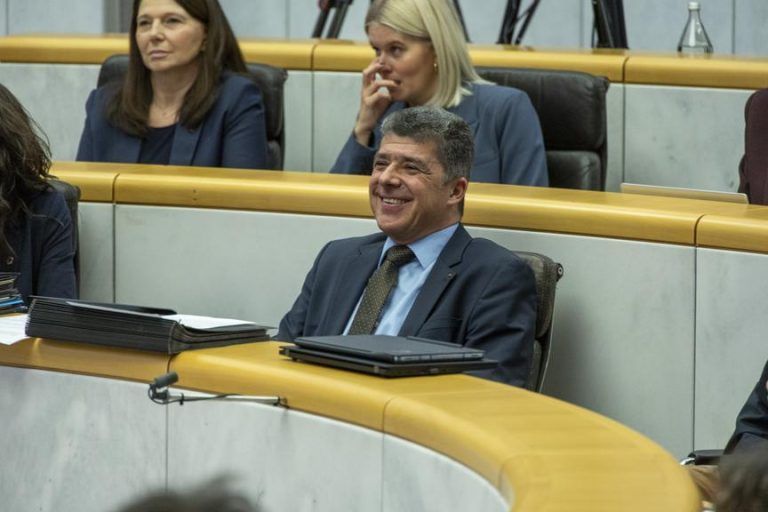 Ob Hallenbad in Rankweil oder Notarztsystem: "Sie regieren mit Überheblichkeit und Arroganz der Macht"