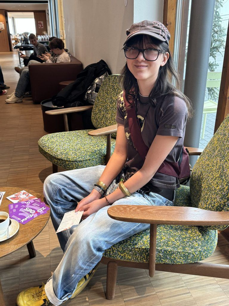 "Ich segne sie mit Instagram-Likes", sagt Bischof Benno Elbs und begleitet 400 junge Menschen bei der beruflichen Sinnfindung.