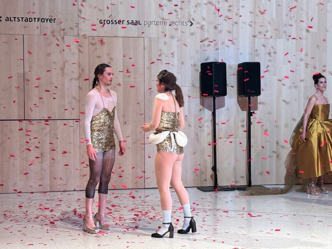 "Ein Schwanengesang" zwischen Glas und Beton