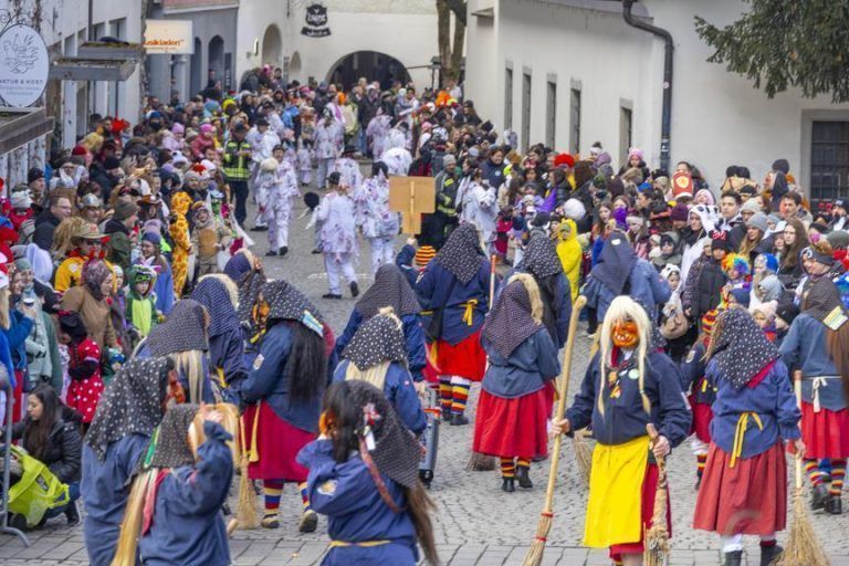 Die schönsten Bilder: So verwandelten 3000 Mäschgerle Feldkirch in eine Faschingshochburg