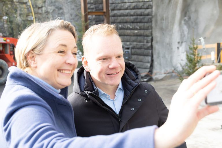 Ein lauter Knall gegen leiser werdende Kritik