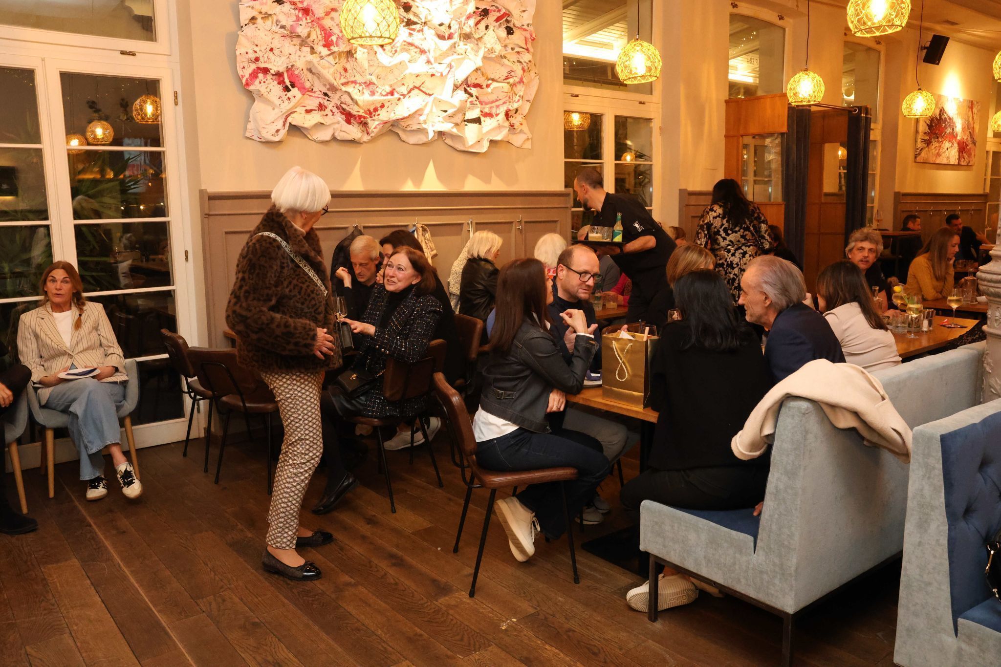 Nach cem offiziellen Teil gab es so manche angeregte Unterhaltung.