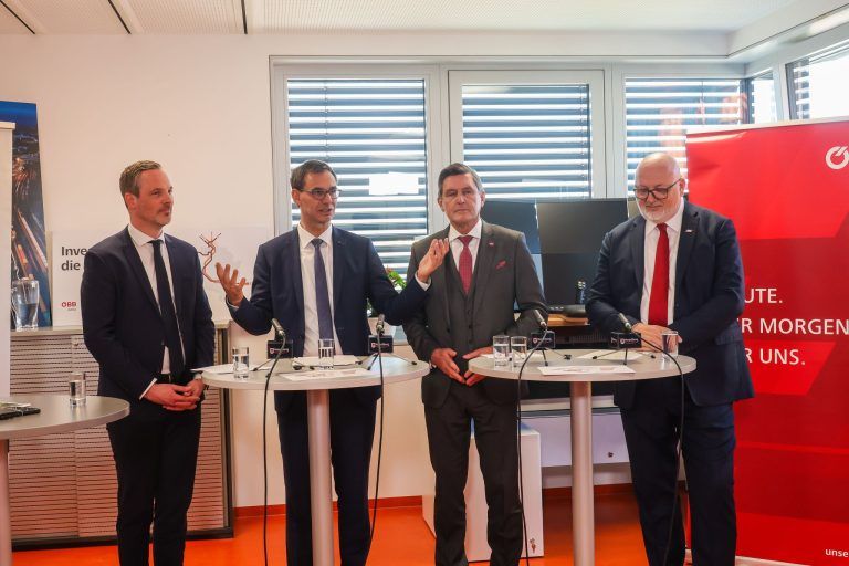 Güterterminal bekommt dritten Kran, Infrastruktur gesamt mehr Tempo