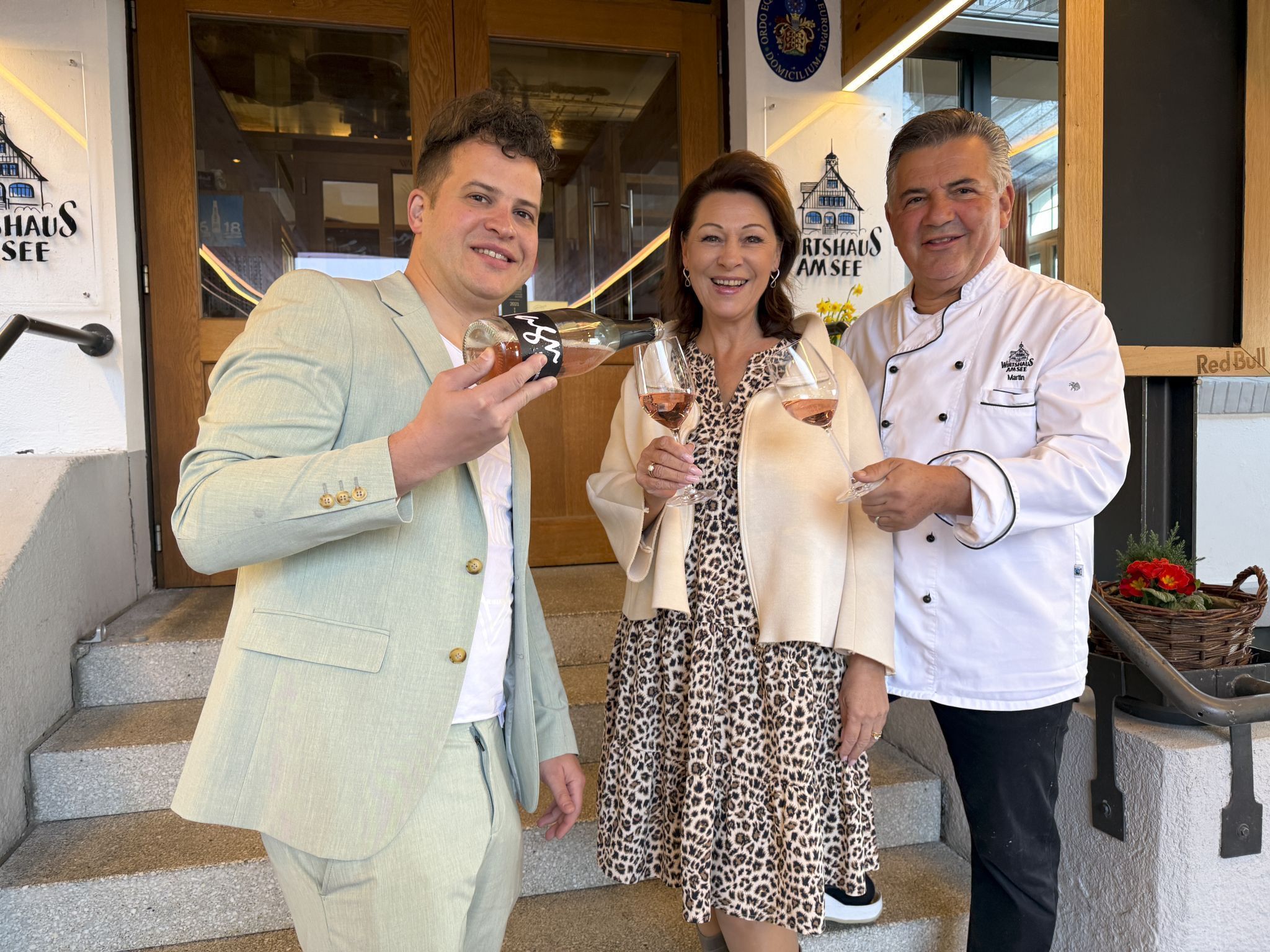 Winzer Wolfgang Hagn begrüßte mit Daniela und Martin Berthold die Gäste zum Kulinarium